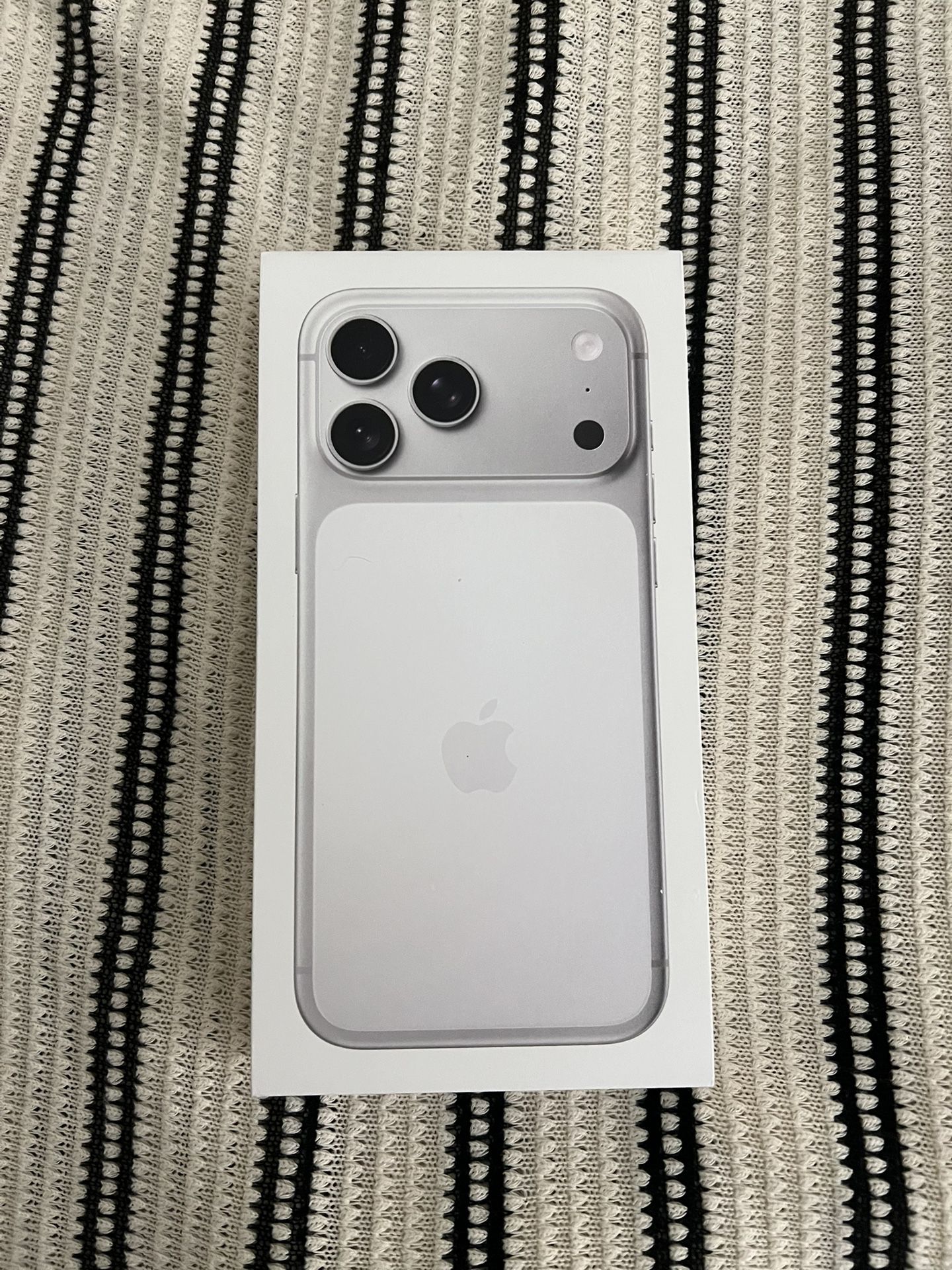 Apple iPhone 17 Pro Max 512gb Silver Unlocked