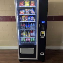 Combo Vending Machine With CC Reader