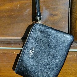 New Coach Wristlet 
