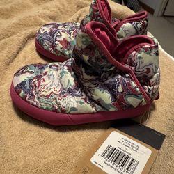 New Girls Size 13 The North Face Foundation Thermoball Traction Bootie Kids Slippers Peak Purple Terrain Multicolored Print Fushia Pink