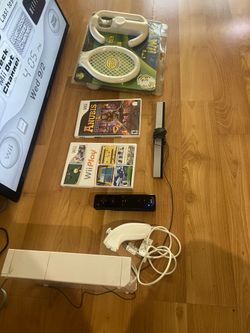 Nintendo Wii Console Bundle - Remote, Nunchuk, Sensor Bar, 2 Games & Sports Pack