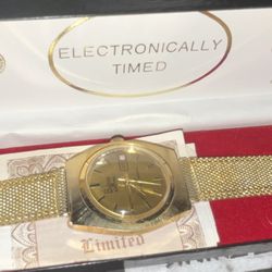 Men's Vintage Gold Watch Limited W Authentic Paper