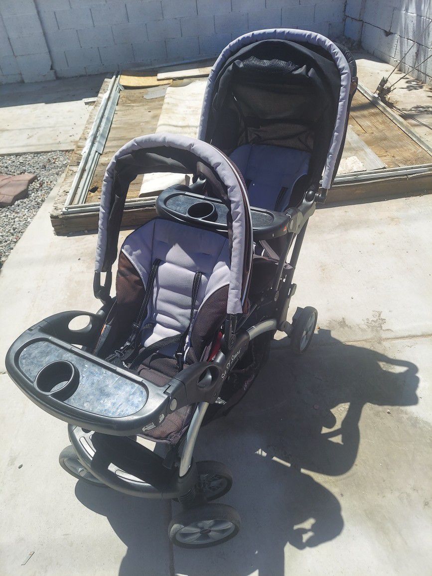Baby trend SitNStand Double Stroller