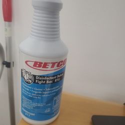BETCO ANTI-BACTERIAL CLEANER ! JANITORIAL SUPPLIES