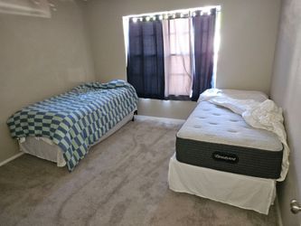 Beautyrest Twin Mattress with Box Spring
