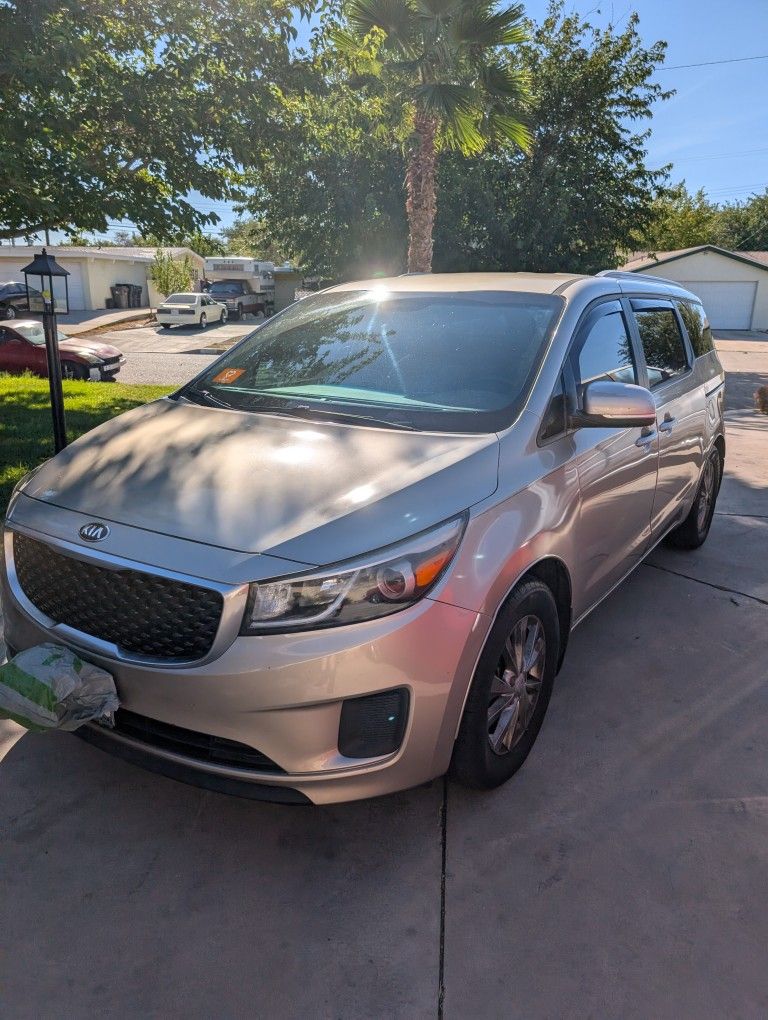 2015 KIA Sedona