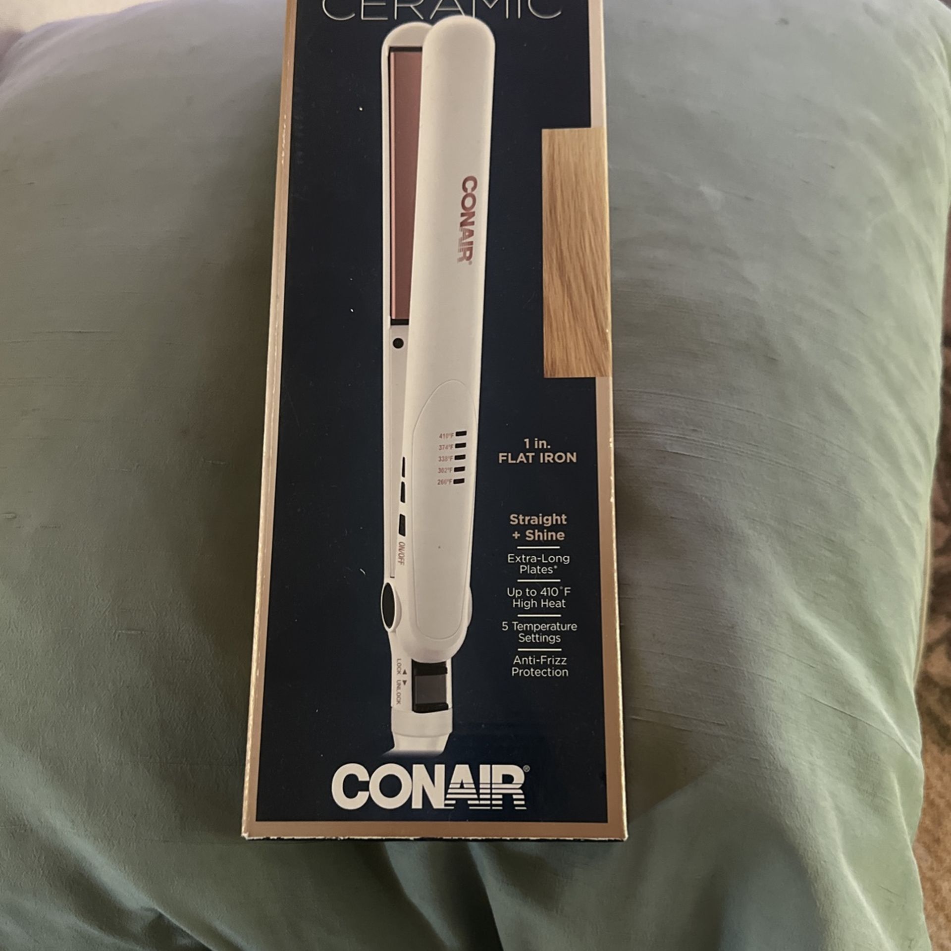 New Still In Box!Conair Double Ceramic 1” Flat Iron