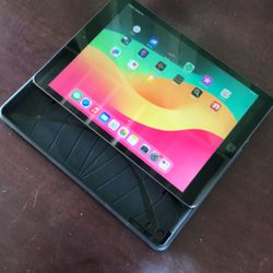Apple Tablet Like New 