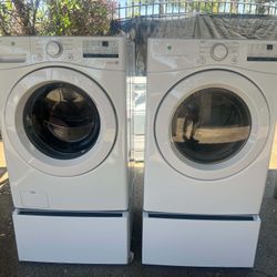 WHITE LG SET / WITH PEDESTALS / FREE DELIVERY
