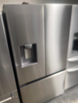 Samsung French Door Fridge – Stainless, Ice/Water Dispenser