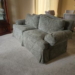 Thomasville 8' Couch.  Perfect Condition