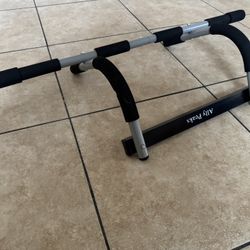 Pull Up Bar