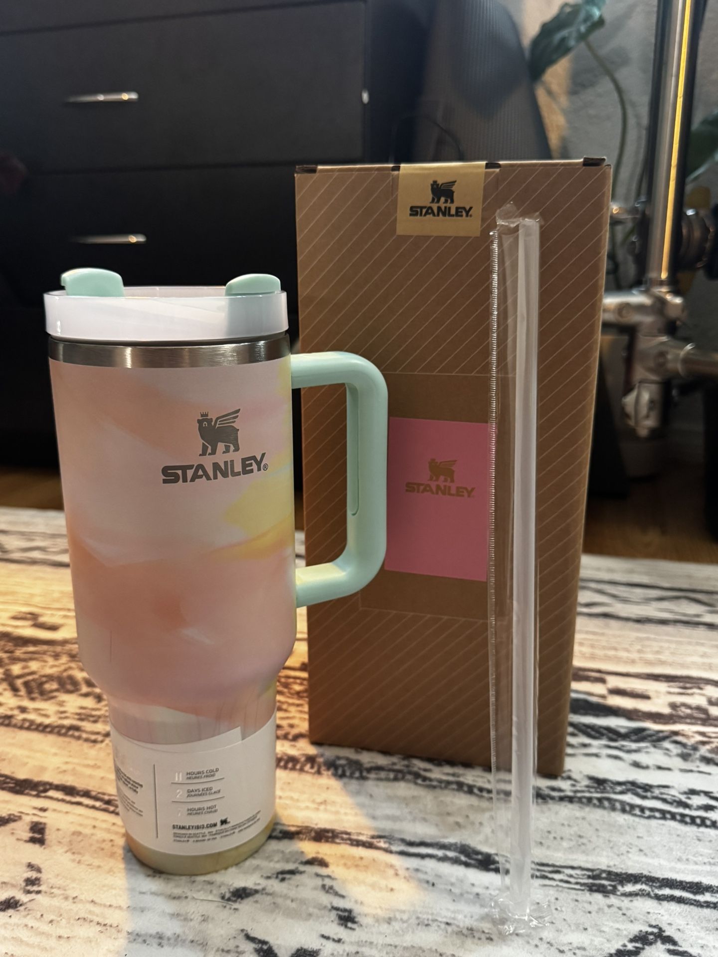 Stanley tumbler 40z