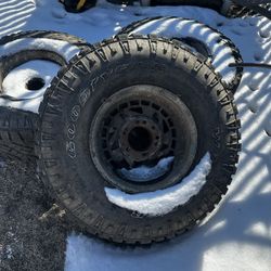 33x12.50r5LT Goodyear wrangler Off road tires