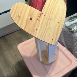 Medium Wooden Heart Stand