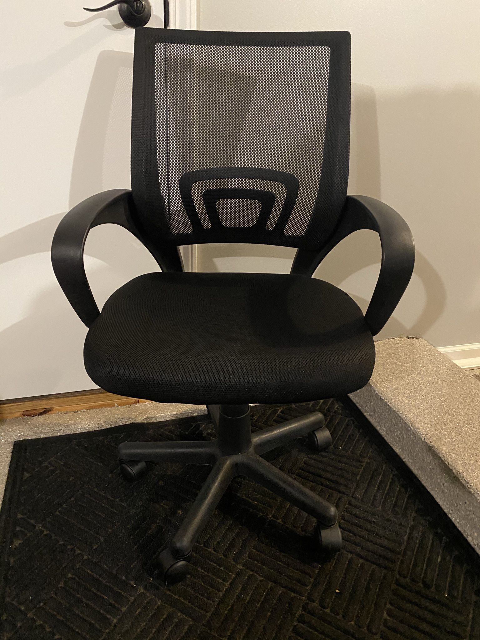 Brand New Black Mesh Back Height Adjustable Reclining Office Chair 