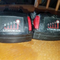 2 lithium ion 18v 2.0 Milwaukee $25