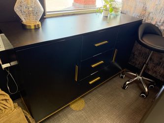 Console/dresser