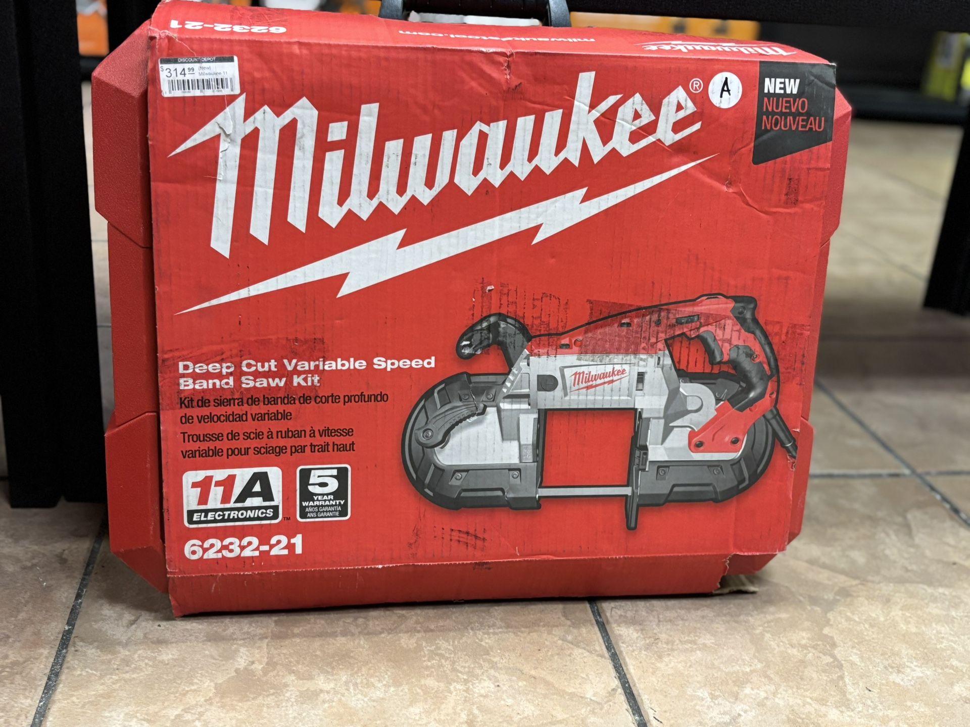 Milwaukee 11 Amp Deep Cut Band Saw with Hard Case