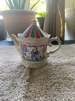Sadler Edwardian Entertainments Circus Ceramic 4-Cup Teapot w/ Lid England
