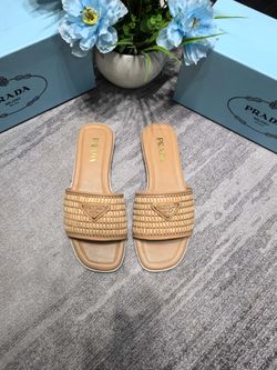new flat sandals size 35--42