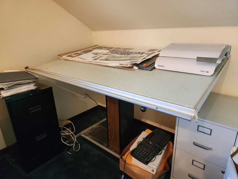 Electric Drafting Table - FREE