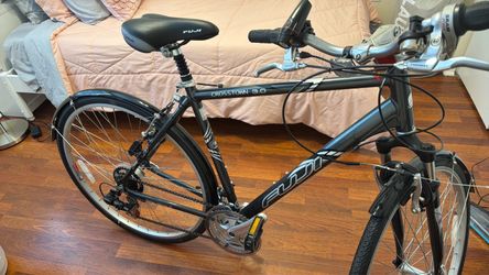 Fuji Crosstown 3.0 Hybrid Bike
