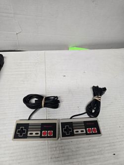 Nintendo nes  orginal  controller  pair