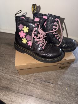 Dr Marten Boots