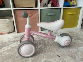 Kids peddle less trycicle like new