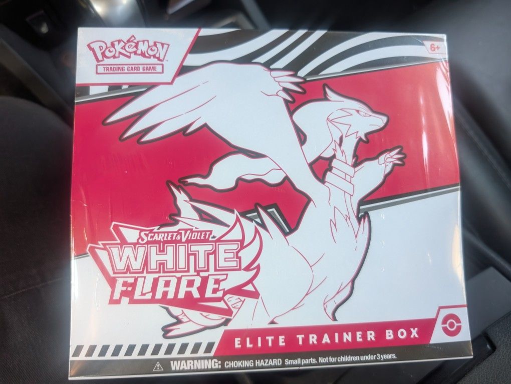 Pokémon Scarlet Violet White Flare Elite Training Box