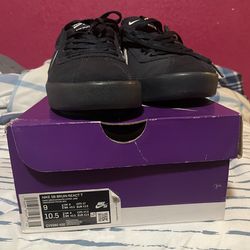 Size 9 Nike
