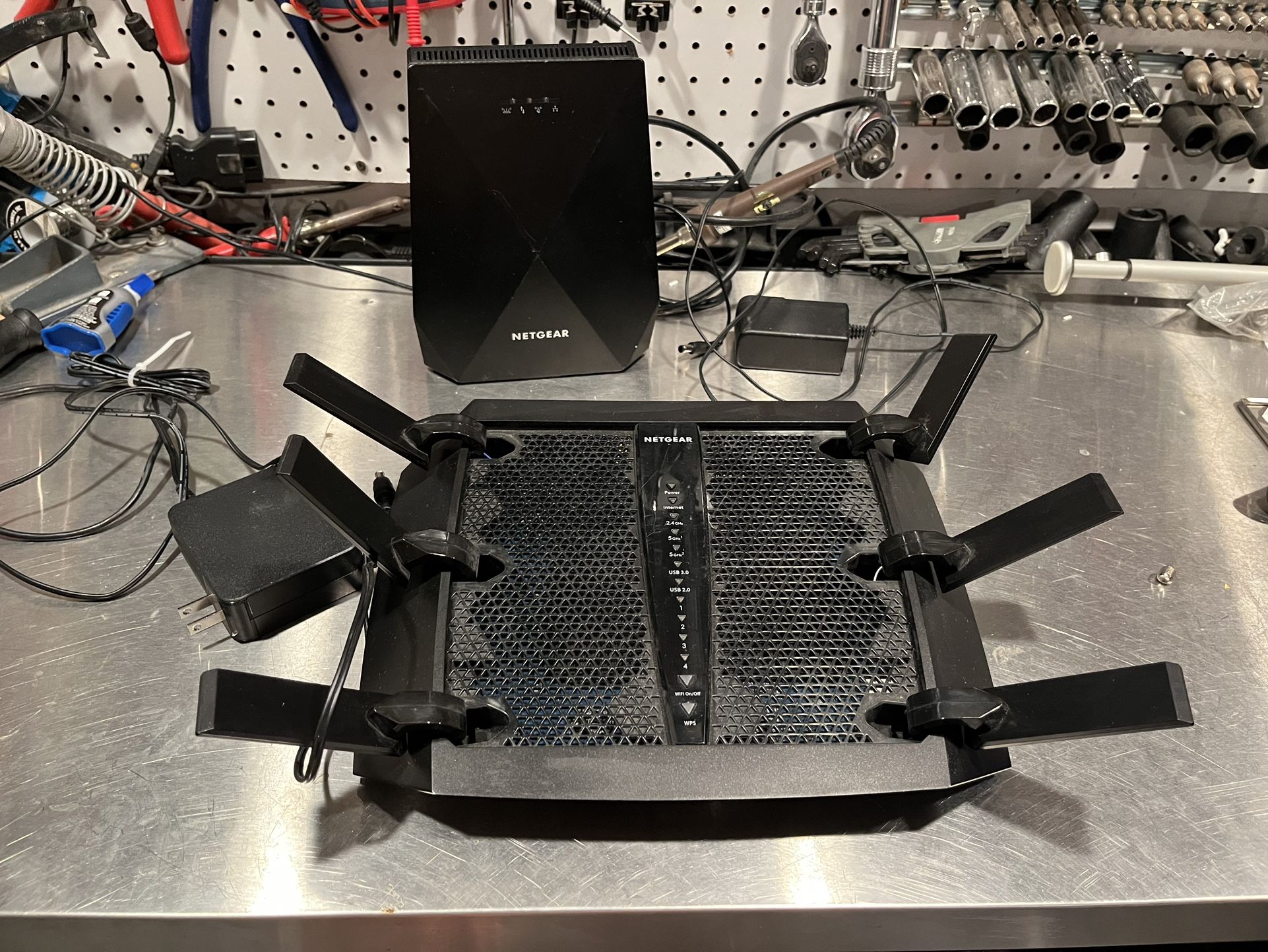 Netgear Nighthawk X6 A3200 and Extender Wireless Router