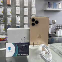 NEW YEARS SALE 📲🎄🛍️ iPhone 11 Pro 512gb Gold Like New !
