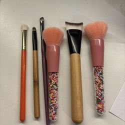 Random Makeup Brush Set!