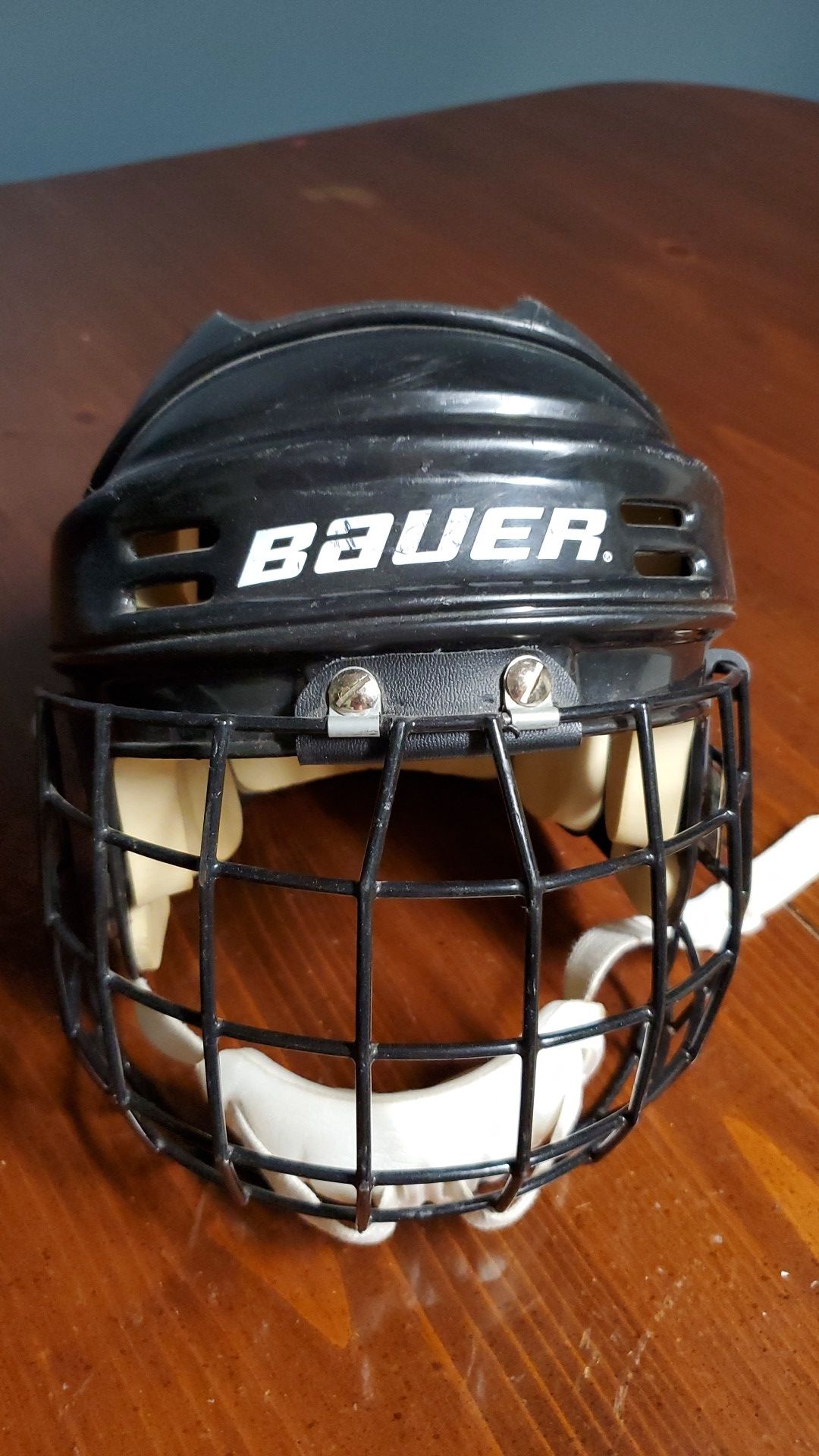 BAUER HOCKEY HELMET