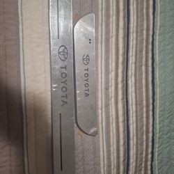Toyota Running Door Lights