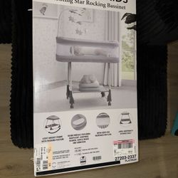 Brand New Simmons Kids Shooting Star Rocking Bassinet 