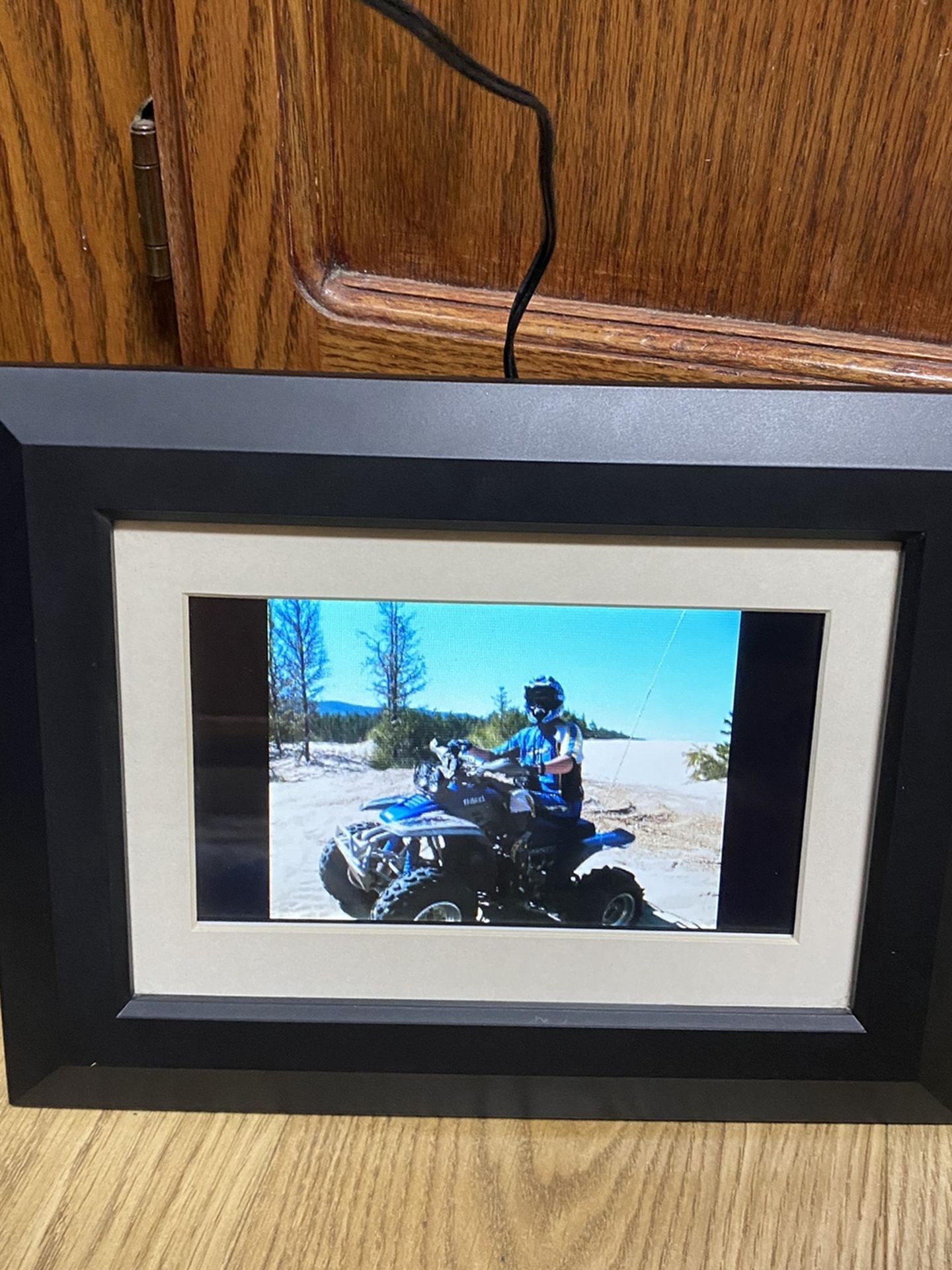 Digital picture frame