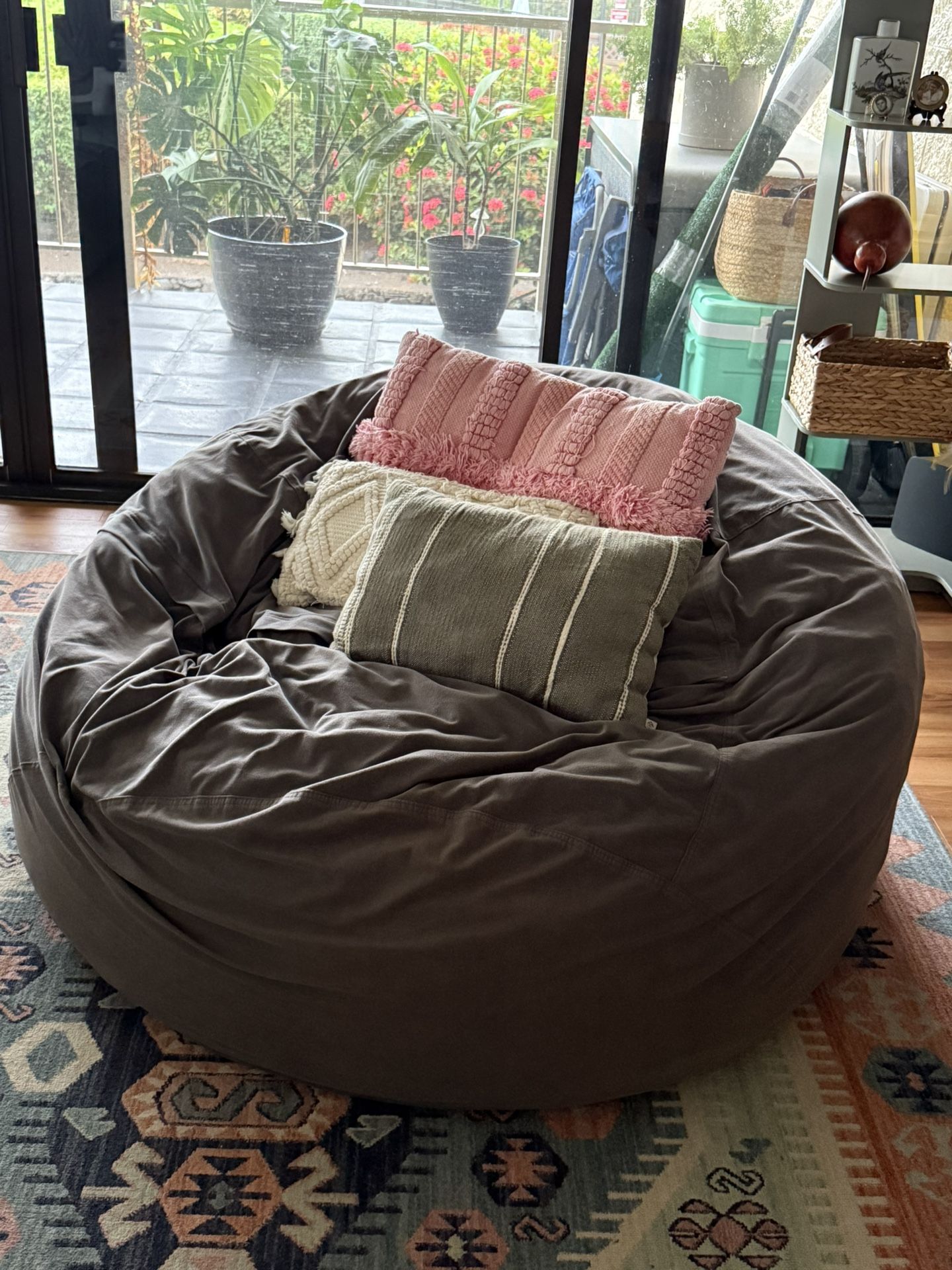 Extra Large Bean bag Or Lounge Puff
