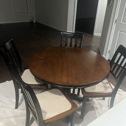 5 Piece Dining Table Excellent Condition Broyhill