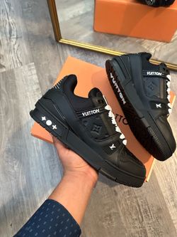 Lv trainer black