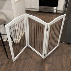 Collapsible Dog Gate / Barrier