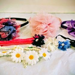 Girls Hair Assesories Good Condition 6 Pieces