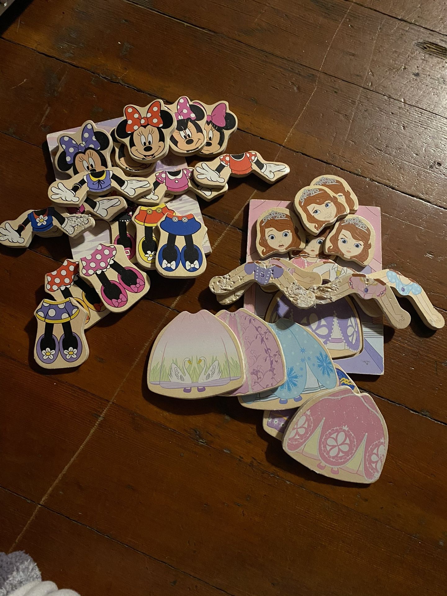 Minnie Mouse And Sophia Puzzle Pieces Delivery Obo