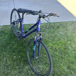 Women’s Hybrid Bike 