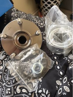 Camry wheel hub and bearings 02-06