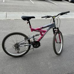 Hyper Bicycles 20" Girl's Swift Mountain Bike Color Magenta