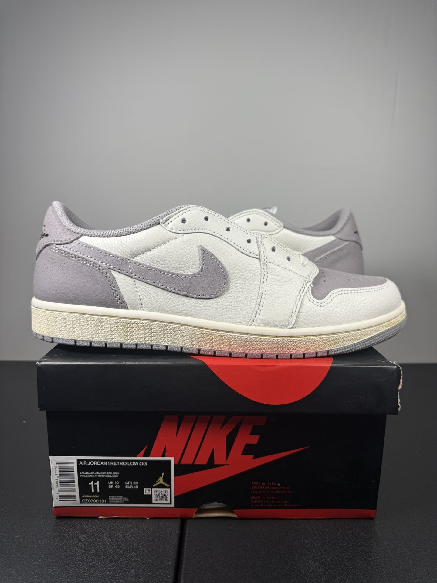 Brand New Jordan 1 Low Atmosphere Grey size 11m OG all!