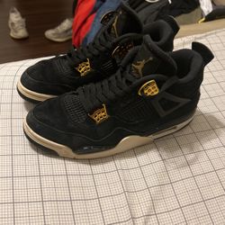 Jordan 4 Royalty